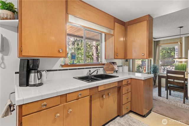 15829 4th Avenue SW, Burien, WA 98166