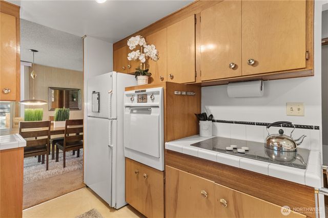 15829 4th Avenue SW, Burien, WA 98166