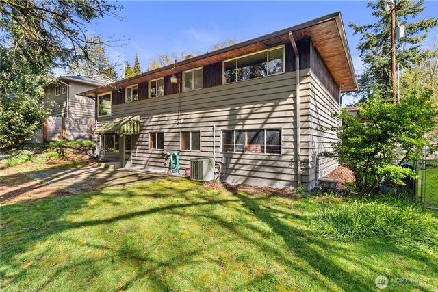 15829 4th Avenue SW, Burien, WA 98166