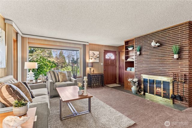 15829 4th Avenue SW, Burien, WA 98166