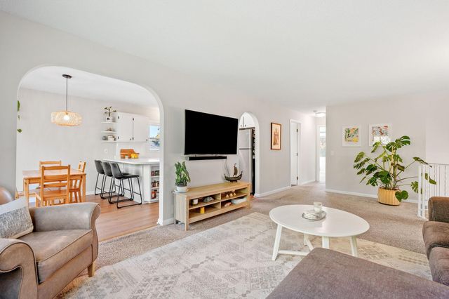 14190 Sunnyslope Drive, Maple Grove, MN 55311
