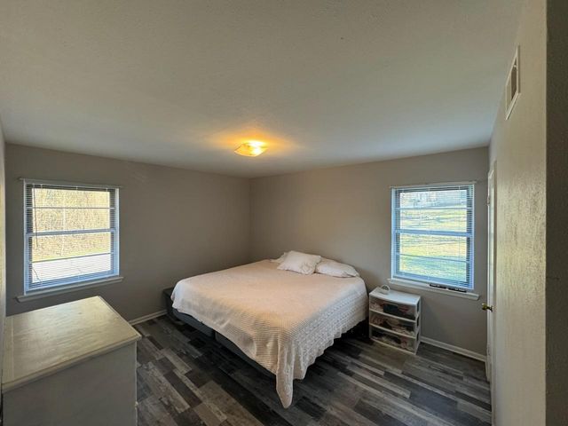 2490 CRESCENT, Paris, TX 75460