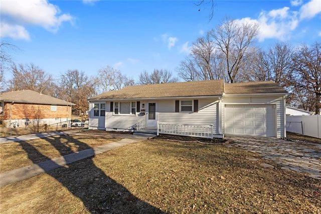 609 Florence Avenue, Lee's Summit, MO 64063