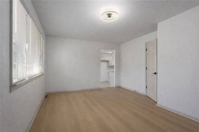 609 Florence Avenue, Lee's Summit, MO 64063