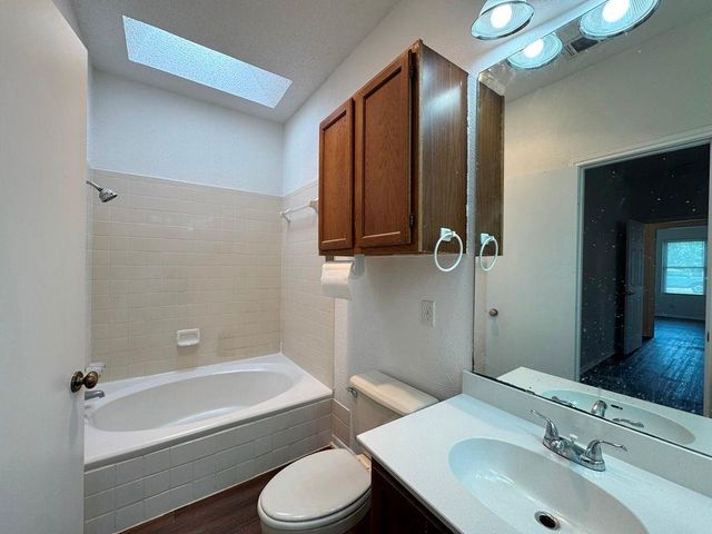 16404 Edgemere DR, Pflugerville, TX 78660