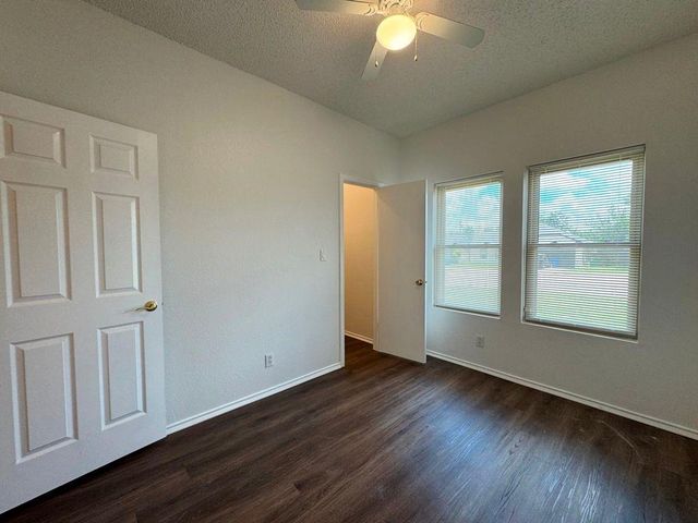 16404 Edgemere DR, Pflugerville, TX 78660