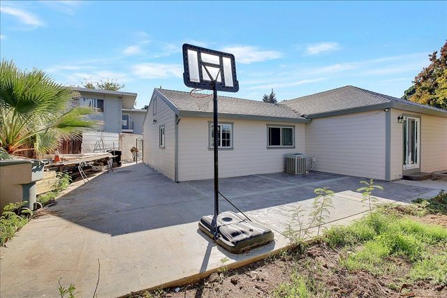 315 Ainsley Ave, Yuba City, CA 95991