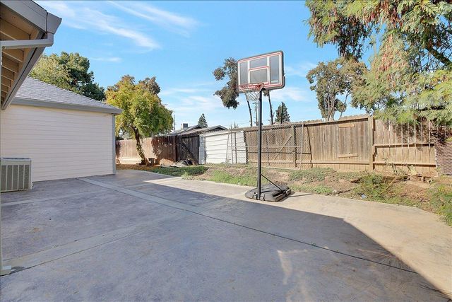 315 Ainsley Ave, Yuba City, CA 95991