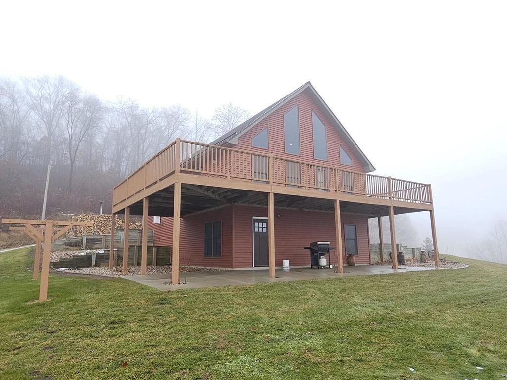 W8244 Rollins Road, Mauston, WI 53948