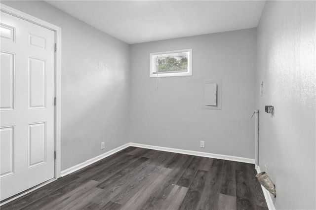 404 NE Grand Avenue, Lee's Summit, MO 64063