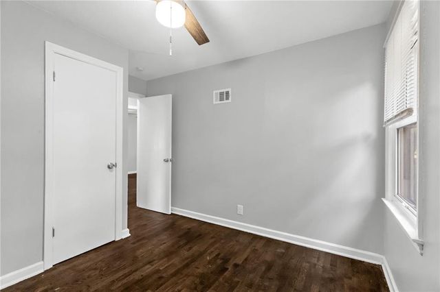404 NE Grand Avenue, Lee's Summit, MO 64063