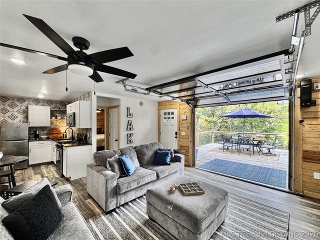 29410 S Redbird Lane, Park Hill, OK 74451