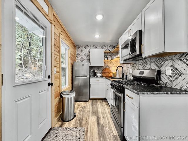 29410 S Redbird Lane, Park Hill, OK 74451