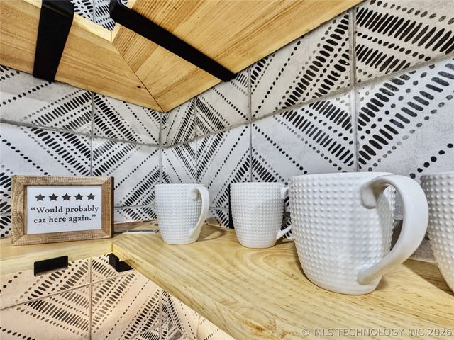 29410 S Redbird Lane, Park Hill, OK 74451