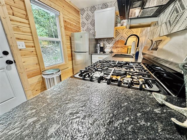 29410 S Redbird Lane, Park Hill, OK 74451