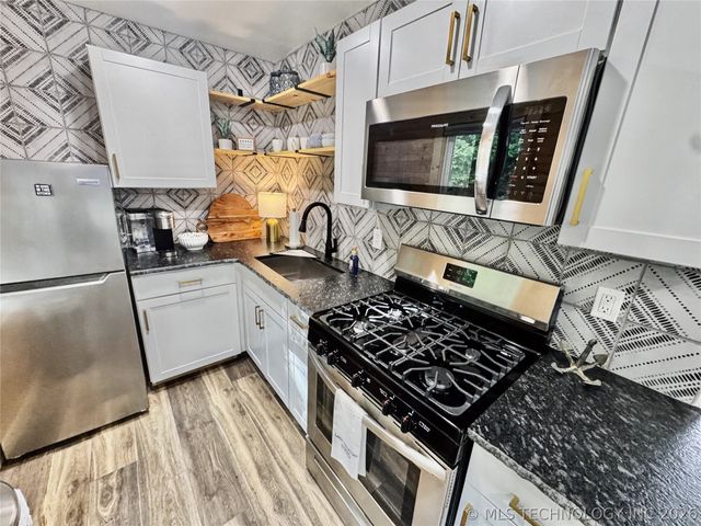 29410 S Redbird Lane, Park Hill, OK 74451