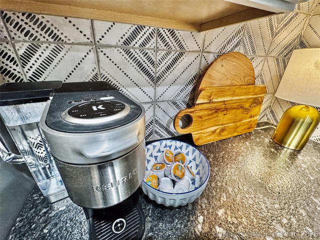 29410 S Redbird Lane, Park Hill, OK 74451