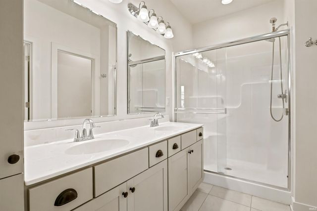 5355 Bloomsbury Court, Newburgh, IN 47630