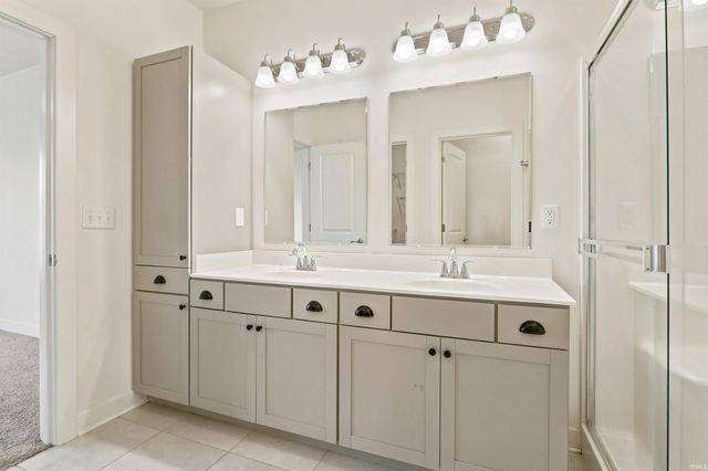 5355 Bloomsbury Court, Newburgh, IN 47630