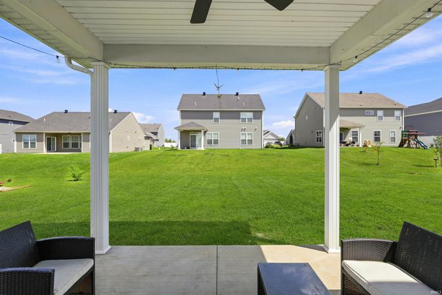 5355 Bloomsbury Court, Newburgh, IN 47630
