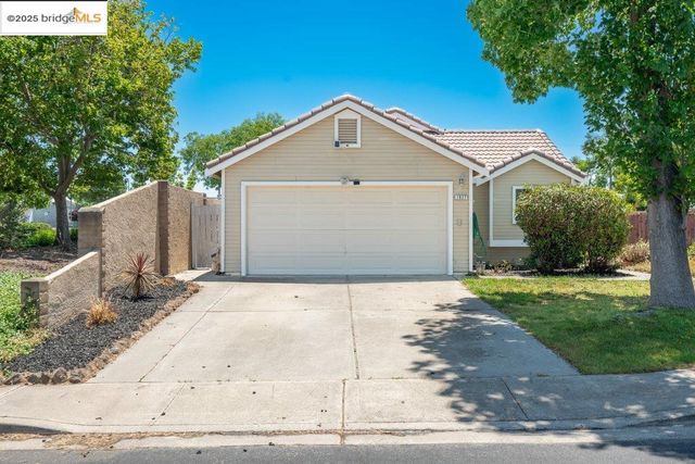 1927 Babbe St, Oakley, CA 94561