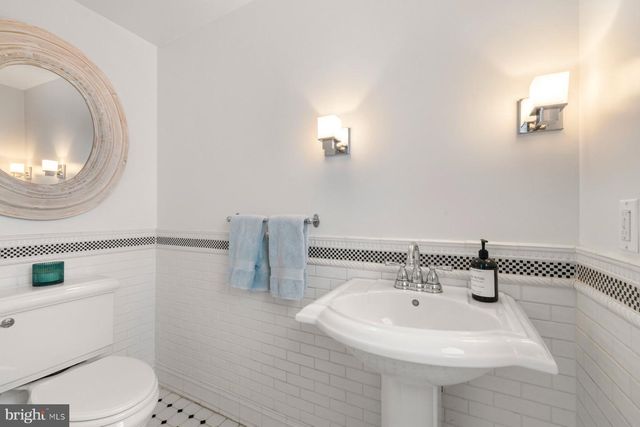 6825 NEEDWOOD RD, Derwood, MD 20855