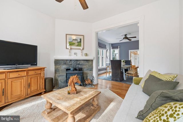 6825 NEEDWOOD RD, Derwood, MD 20855