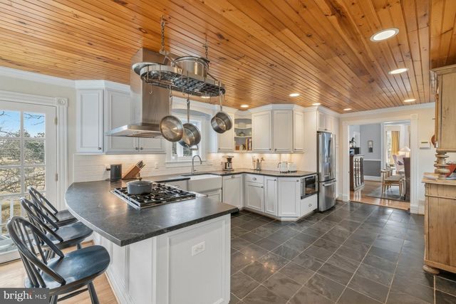 6825 NEEDWOOD RD, Derwood, MD 20855