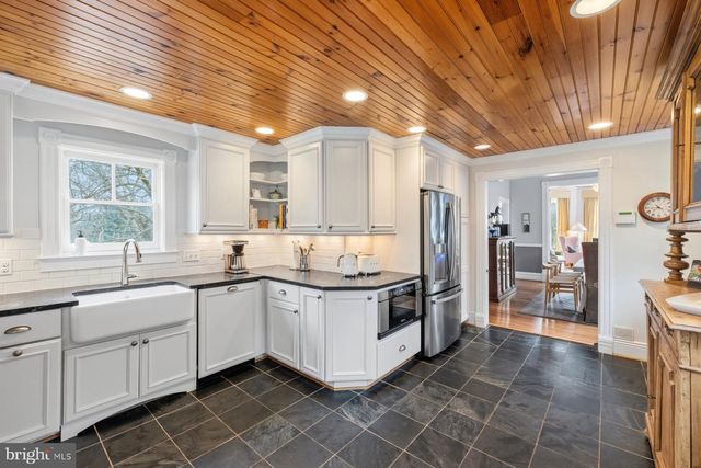 6825 NEEDWOOD RD, Derwood, MD 20855