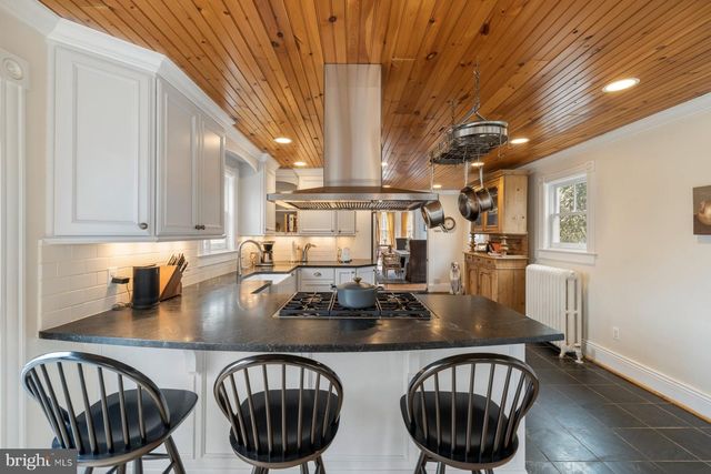 6825 NEEDWOOD RD, Derwood, MD 20855