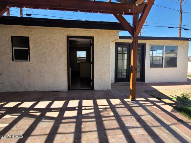 1714 BANKER Road, Canutillo, TX 79835