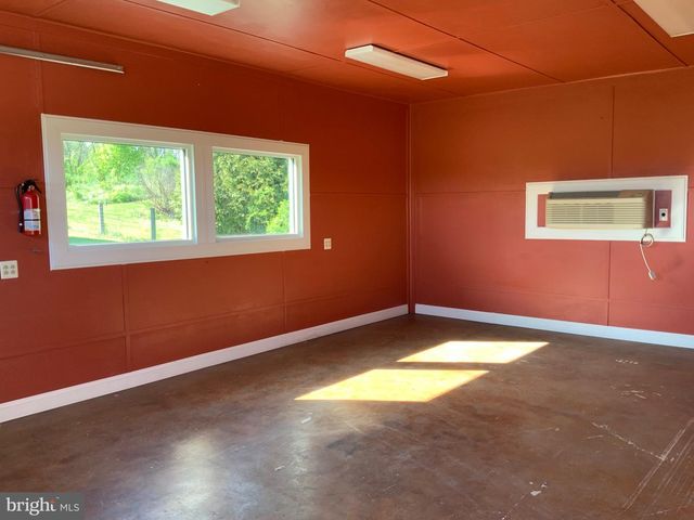 279 GOSLING MARSH RD, Martinsburg, WV 25404