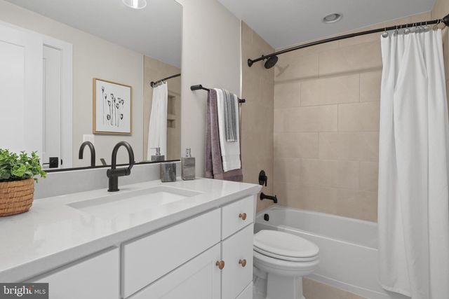 318 CENTER ST N, Vienna, VA 22180