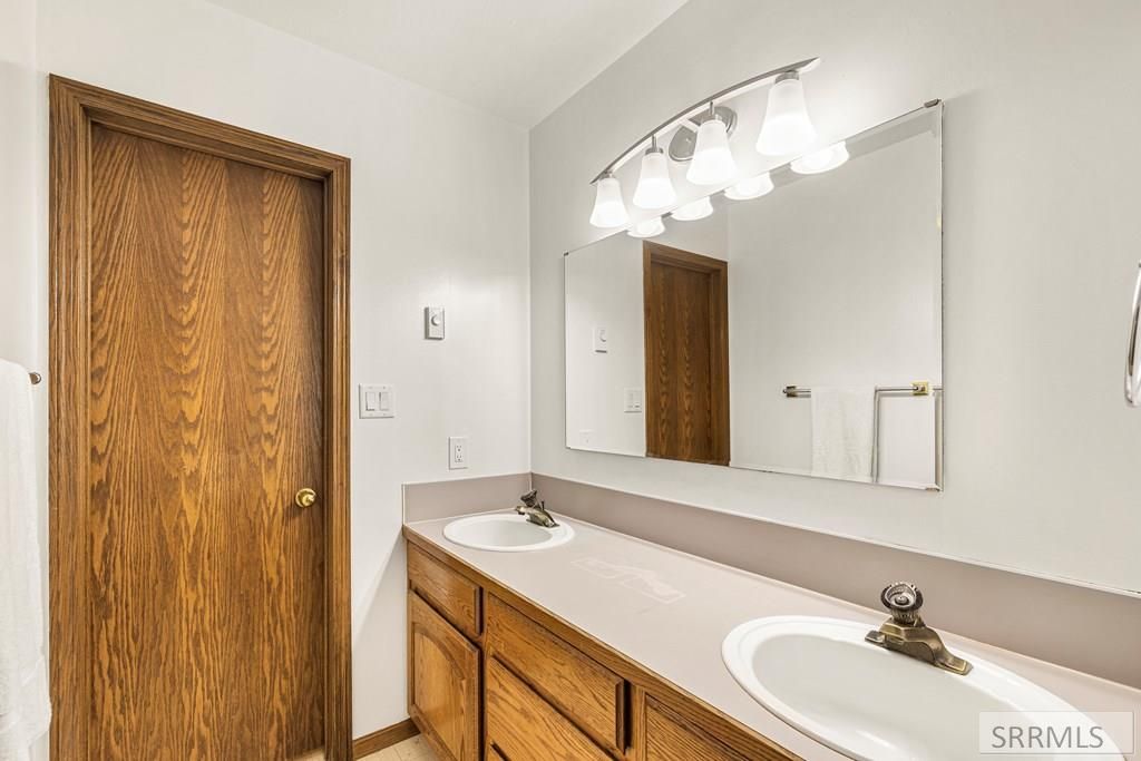 Image 16 of property listing at 2424 S St Clair Avenue, Idaho Falls, ID 83404