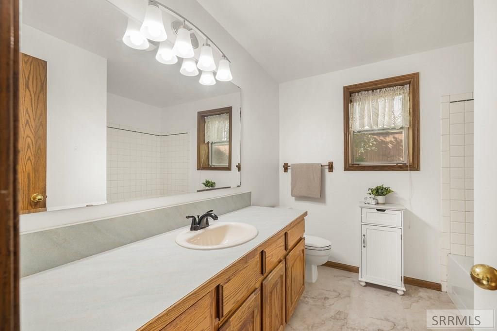 Image 21 of property listing at 2424 S St Clair Avenue, Idaho Falls, ID 83404