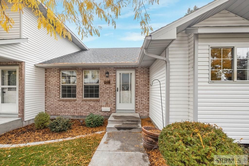 Image 3 of property listing at 2424 S St Clair Avenue, Idaho Falls, ID 83404