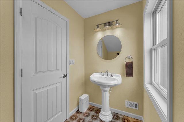 1555 County Road 156, Eureka Springs, AR 72632