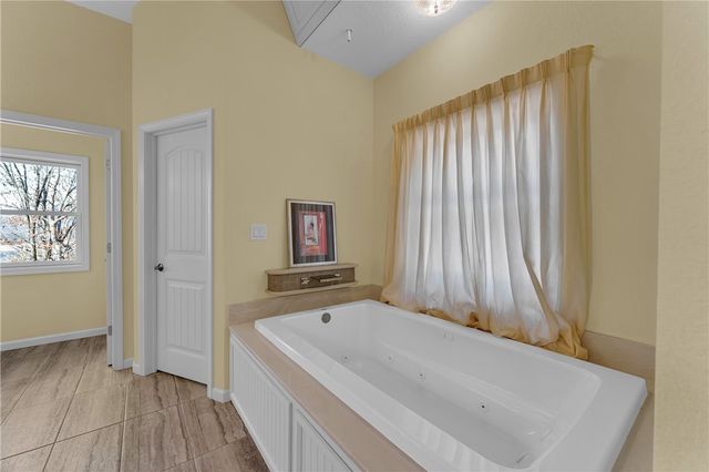 1555 County Road 156, Eureka Springs, AR 72632