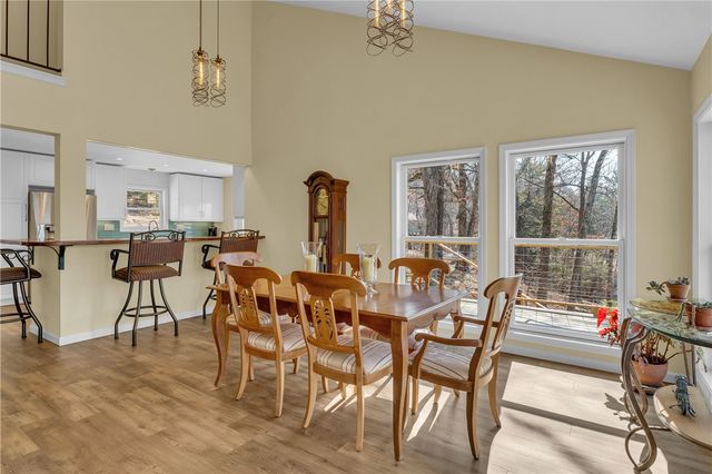 1555 County Road 156, Eureka Springs, AR 72632