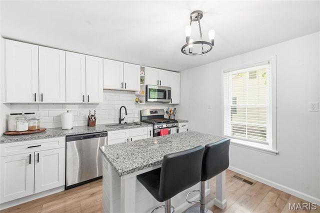 2427 N 7th Street, St Charles, MO 63301