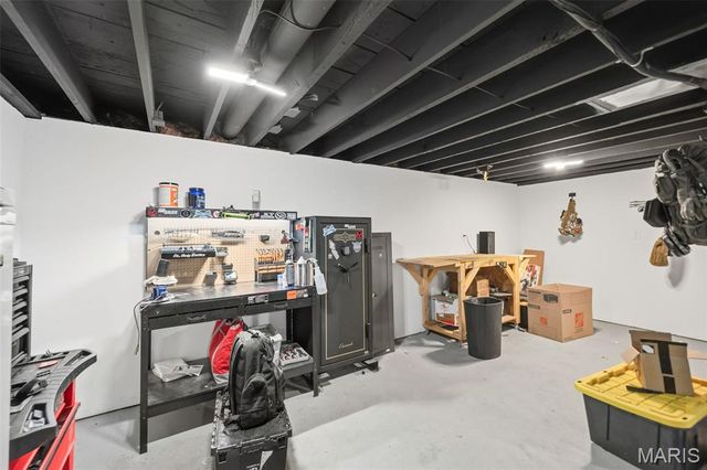 2427 N 7th Street, St Charles, MO 63301