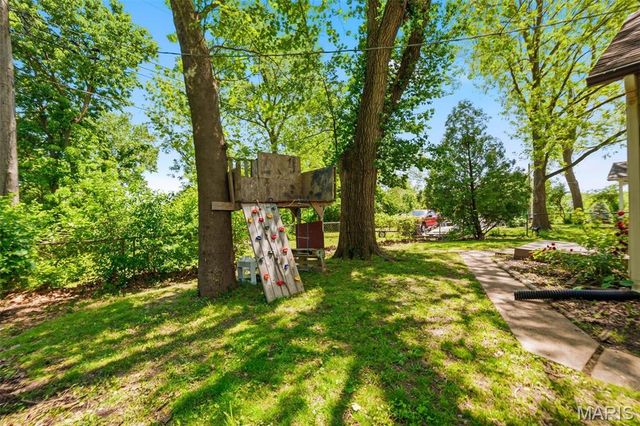 2427 N 7th Street, St Charles, MO 63301