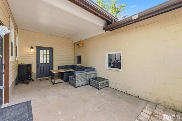 2427 N 7th Street, St Charles, MO 63301