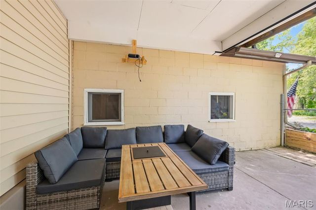 2427 N 7th Street, St Charles, MO 63301
