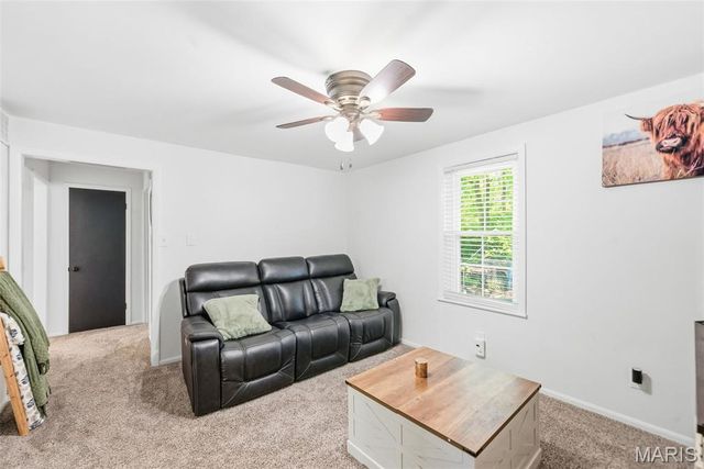 2427 N 7th Street, St Charles, MO 63301