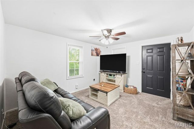 2427 N 7th Street, St Charles, MO 63301