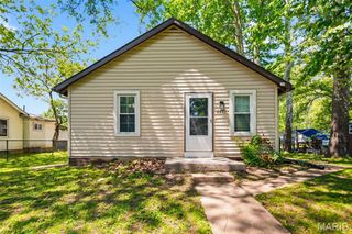 2427 N 7th Street, St Charles, MO 63301