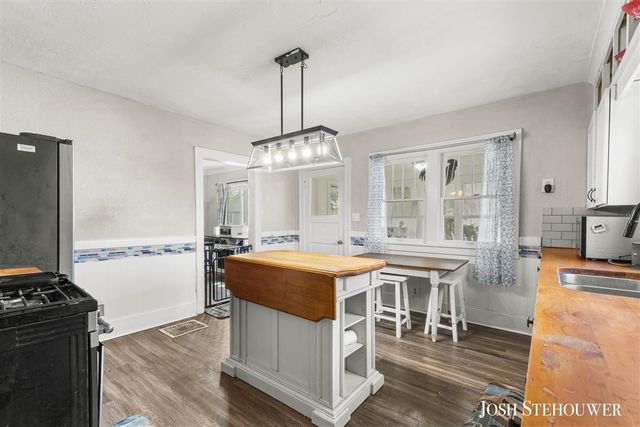 680 Orchard Avenue, Muskegon, MI 49442