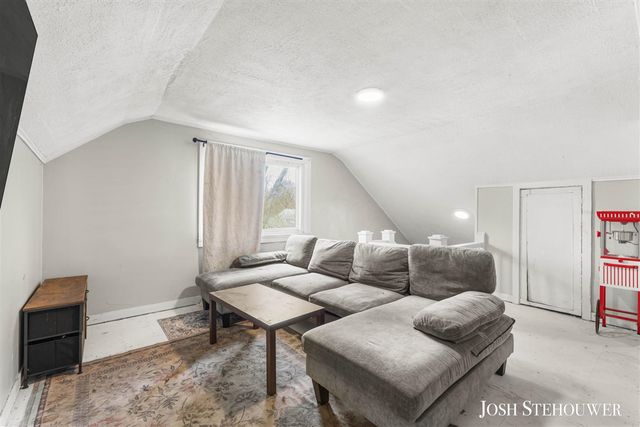 680 Orchard Avenue, Muskegon, MI 49442