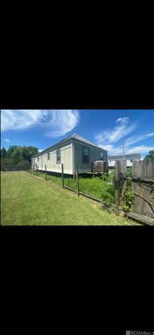 1743 Deslonde Street, New Orleans, LA 70117